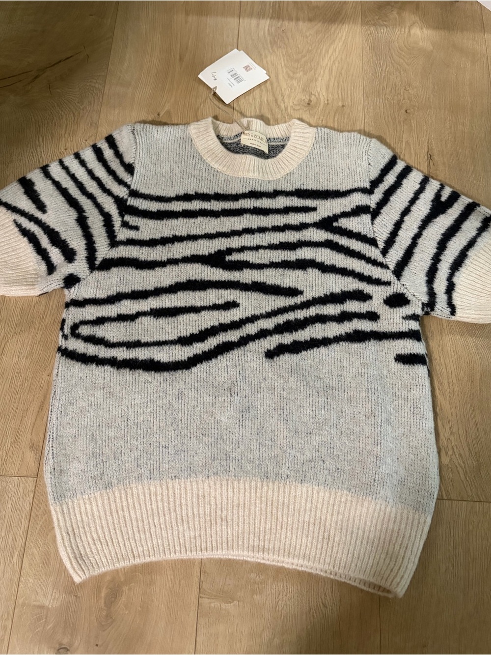 MUS & BOMBON  Barcelona -Women’s Short-Sleeve Zebra-Stripe Wool Blend Sweater